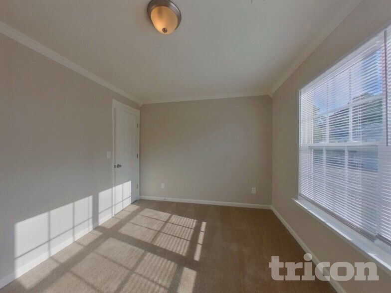 Building Photo - 2251 Wexford Way
