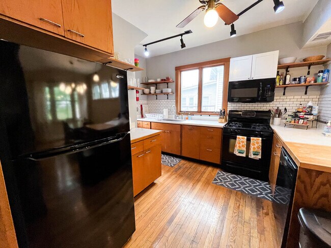 Building Photo - 110 Linden Ave