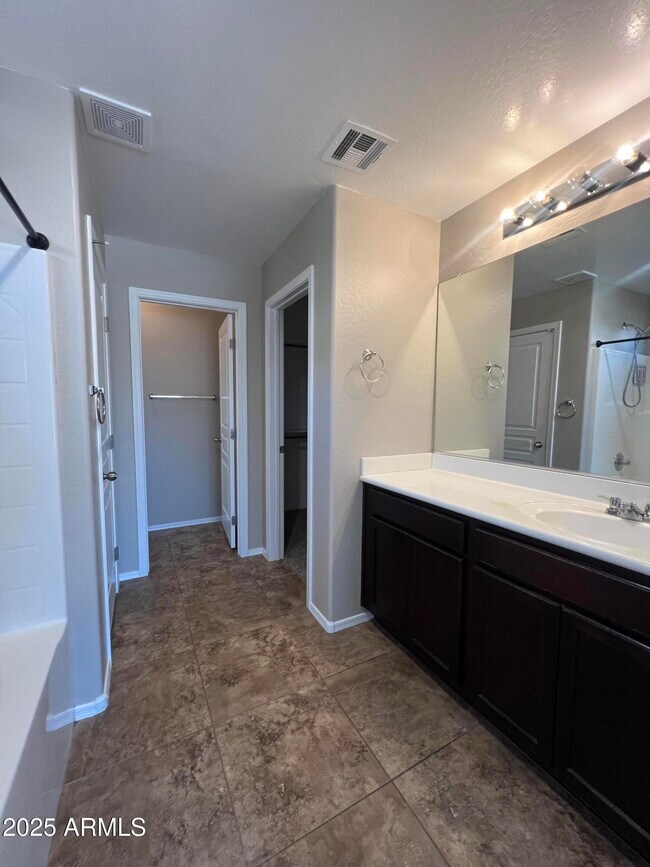 Building Photo - 1397 E Mayfield Dr