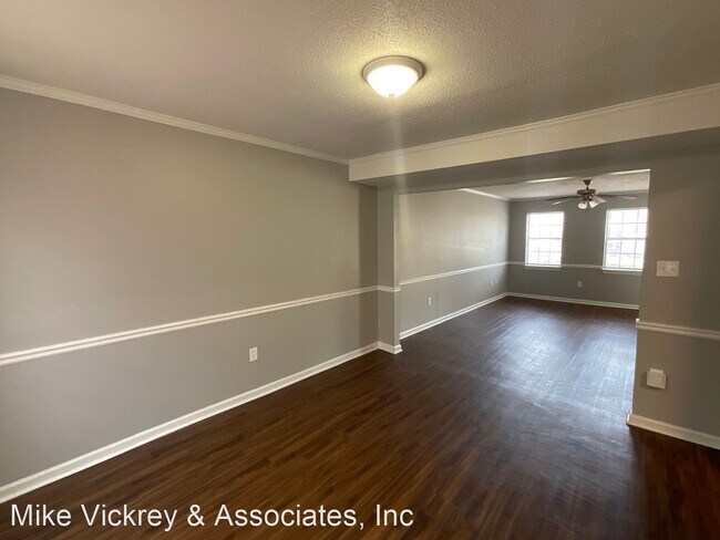 Building Photo - 2 br, 1.5 bath House - 3929 Miramar Court