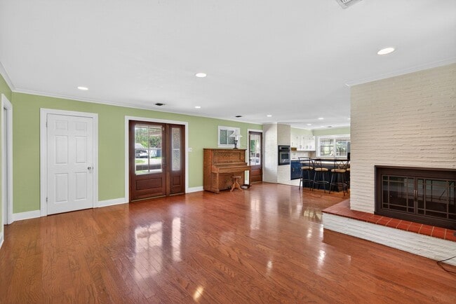 Building Photo - Gorgeous 3 Bedroom Home in Shreve Island