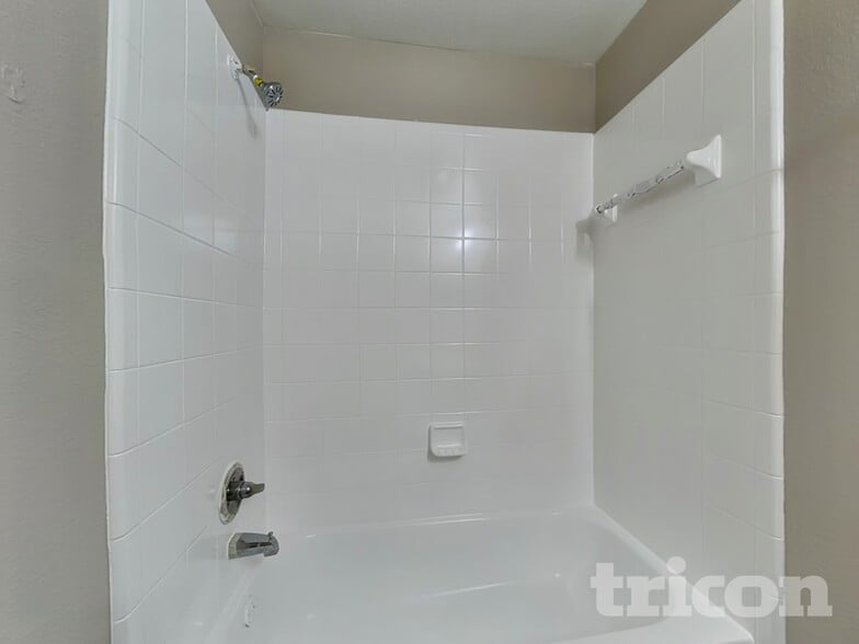 Building Photo - 2642 Skyview Shadows Ct