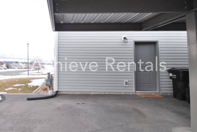 Building Photo - 482 N 2650 W