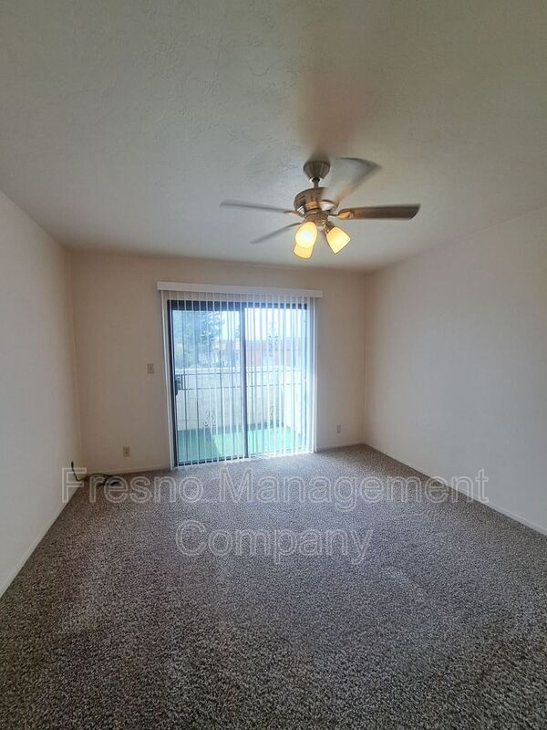 Building Photo - 4919 N Millbrook Ave