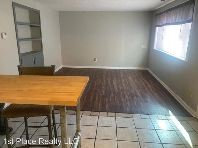 Building Photo - 355 E 20th Ave