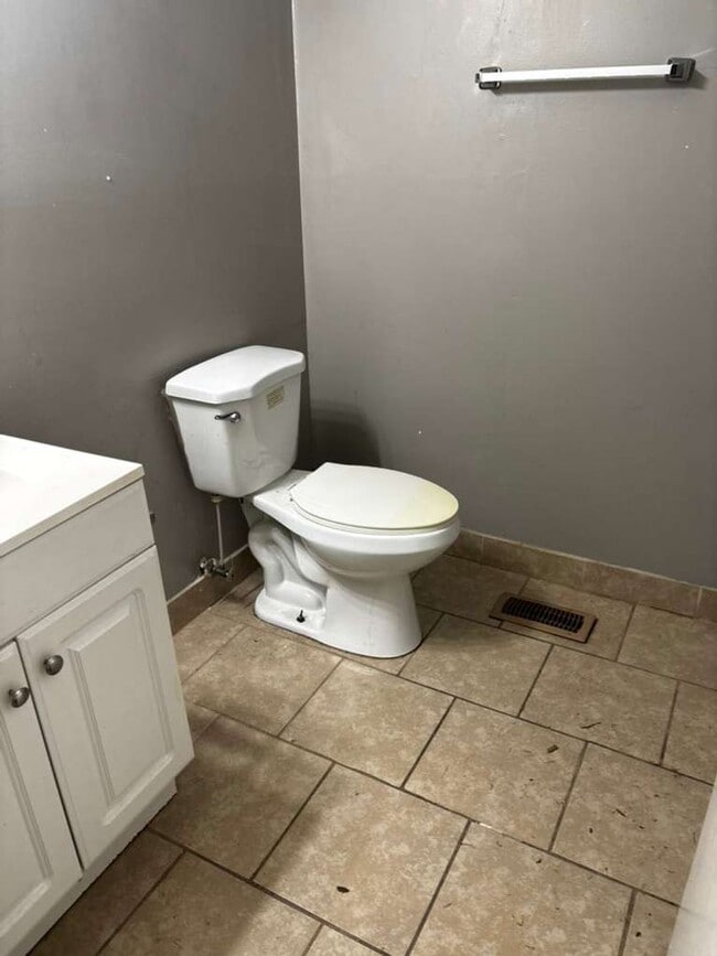 Building Photo - 6521 Cissna Dr