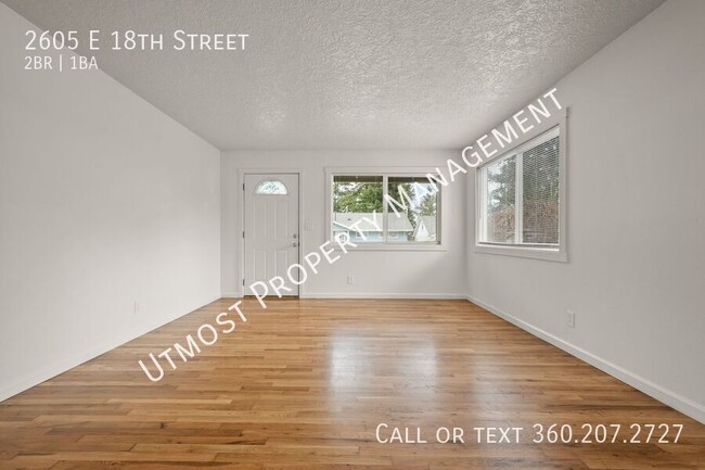 Building Photo - Cozy 2BD 1BA Duplex Near Downtown Vancouve...