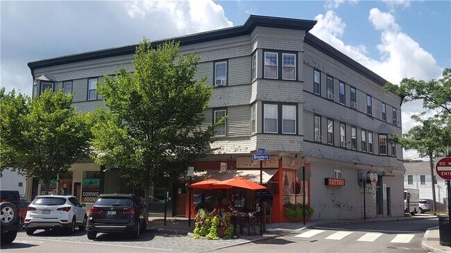 Building Photo - 102-110 Broadway