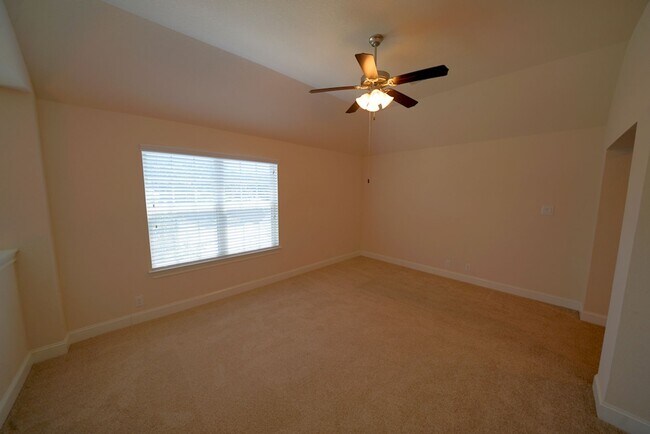 Building Photo - Executive Style Rental Now Available in Bo...