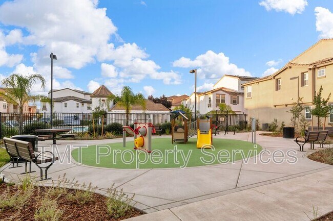 Building Photo - 4441 Rhone Walk