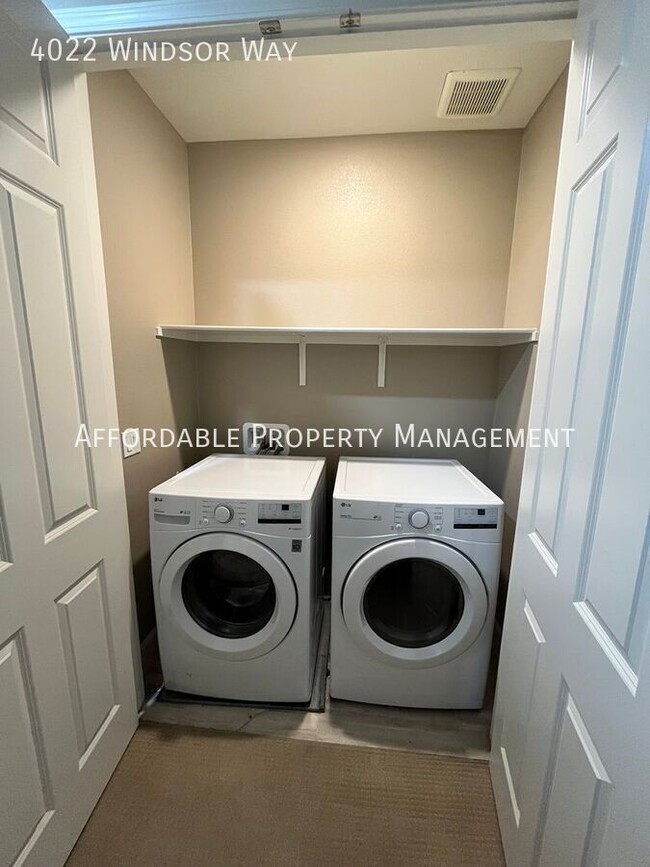 Building Photo - 4022 Windsor Wy