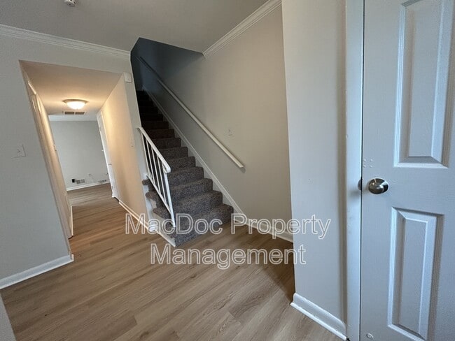 Building Photo - 2538 Sedgewick Pl