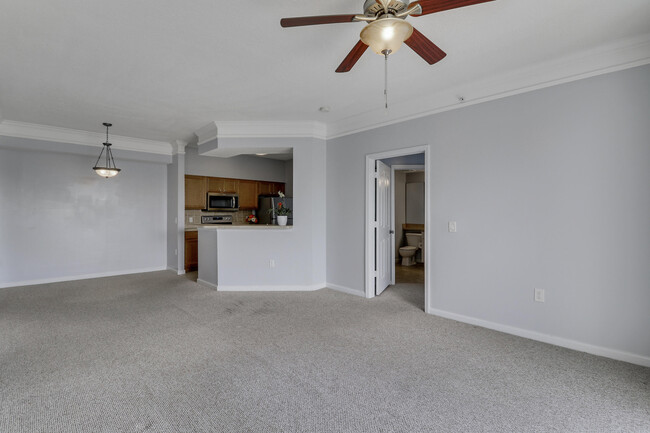 Building Photo - 4302 Myrtlewood Cir W