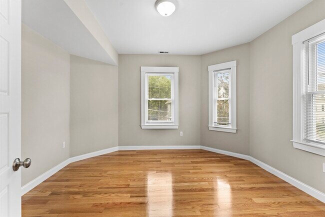 Building Photo - 42 Almont St