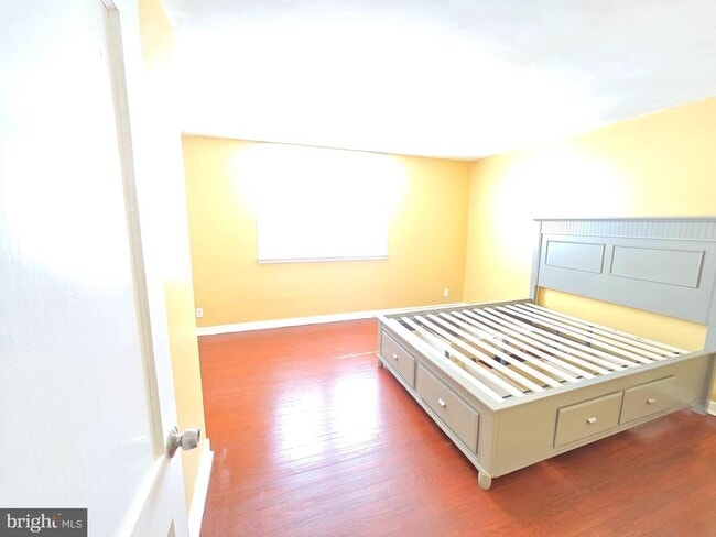 Building Photo - 2849 Hellerman St