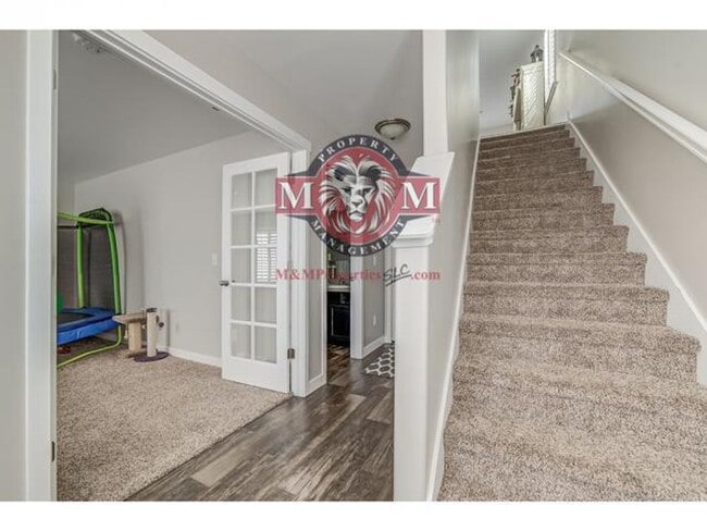 Building Photo - Beautiful 4 Bed 4 Bath Townhome in South J...