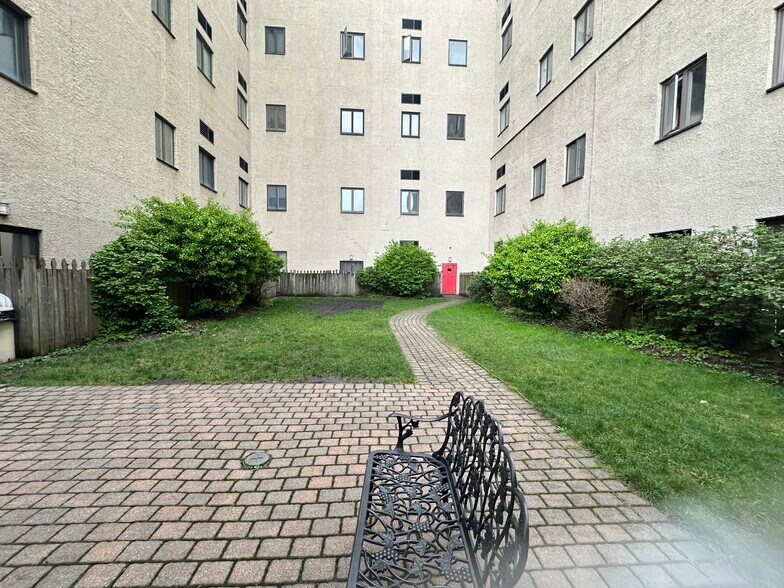 Building Photo - 75 LIBERTY Ave