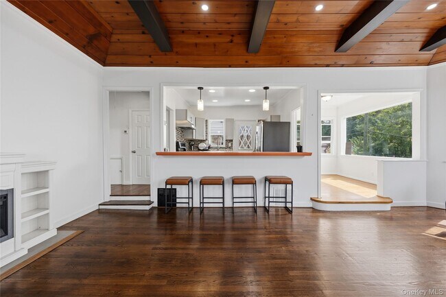 Building Photo - 3404 Mohegan Ave