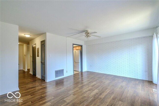 Building Photo - 8527 Canterbury Square E