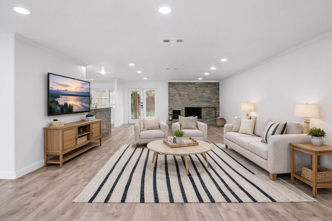 Building Photo - 3855 Crest Cove Cir