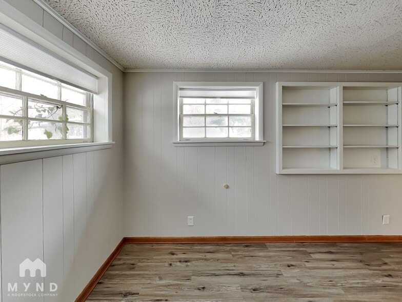 Building Photo - 4221 Evansdale Rd