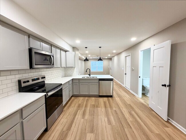 Building Photo - 511 Glenstone Springs Dr