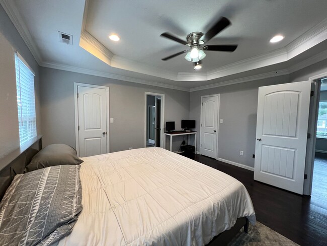 Building Photo - 3 bedroom home in Portmsouth