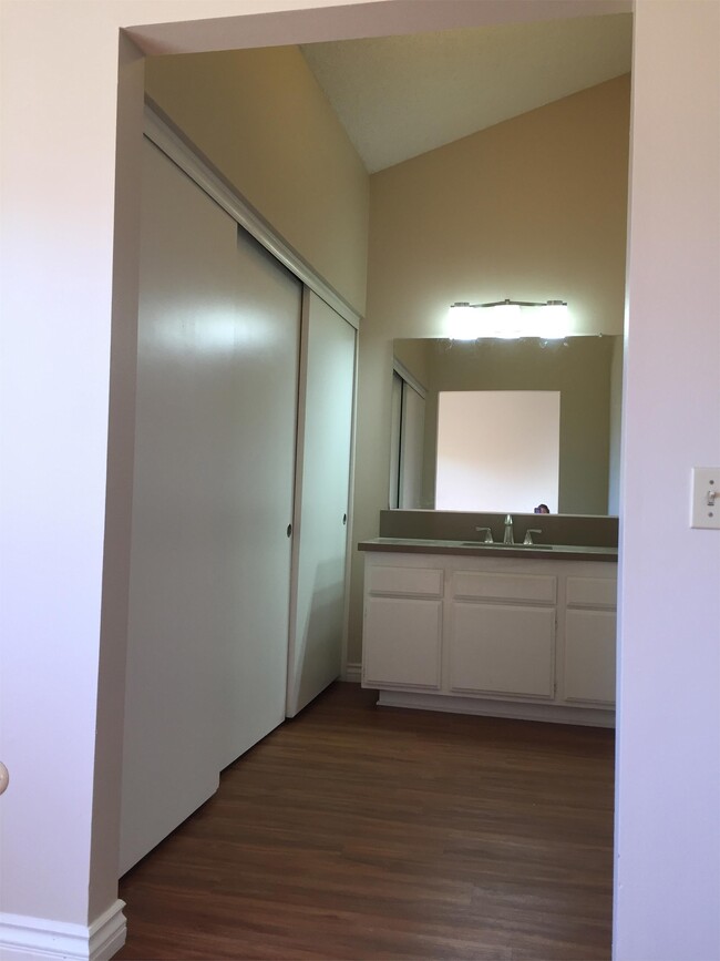 Building Photo - 1631 Avenida Selva