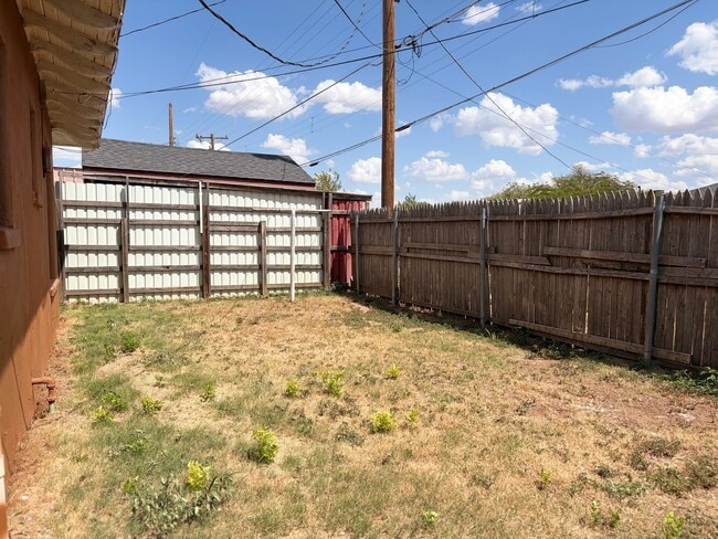 Building Photo - 3111 Amherst St