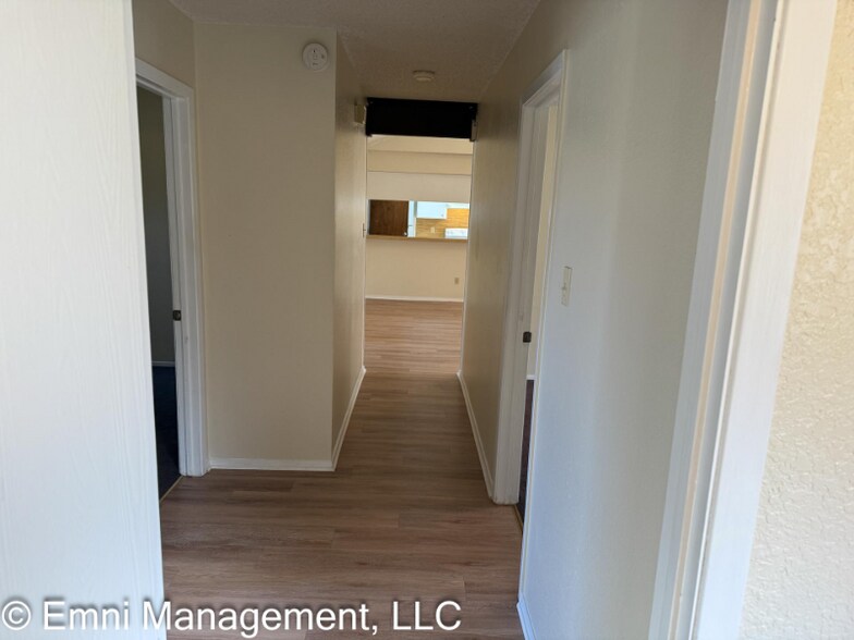 Building Photo - 1408 Garnet Rd