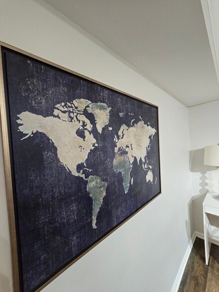 Building Photo - 2875 Whitby Dr