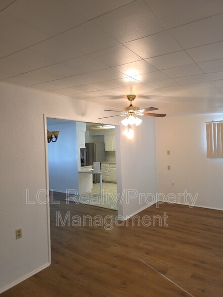 Building Photo - 26201 Fountain Bleu Dr