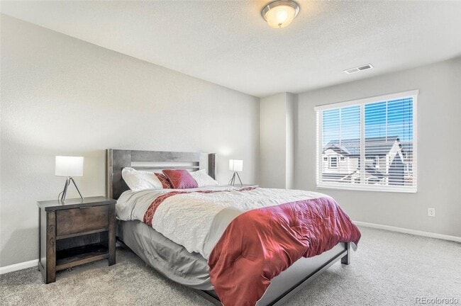 Building Photo - A Gorgeous 3 Bed 3 Bath Home in Desirable ...