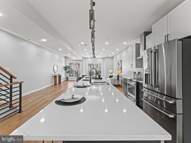 Building Photo - 4320 7th St NW