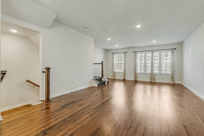 Building Photo - 27 Gala Ct