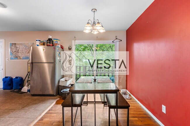 Building Photo - 60 Greeley St