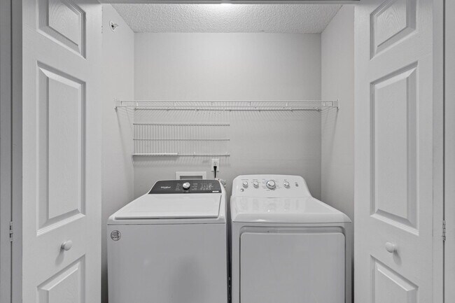 Building Photo - 266 Swaying Pine Ct