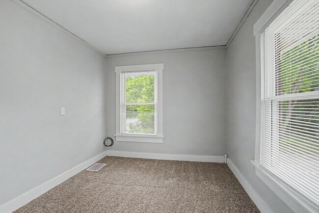 Building Photo - 2600 Wayne Ave