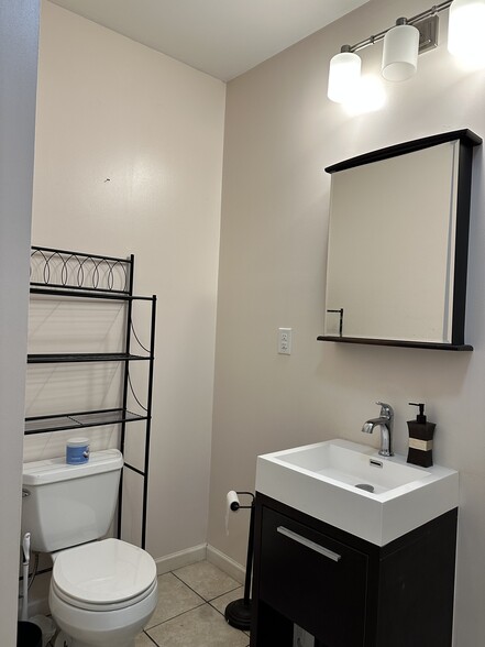 Building Photo - 4700 Rippling Pond Dr