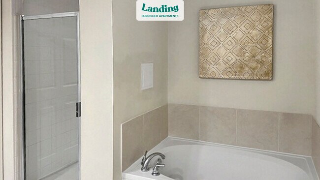 Building Photo - 3443 Kingsboro Rd NE