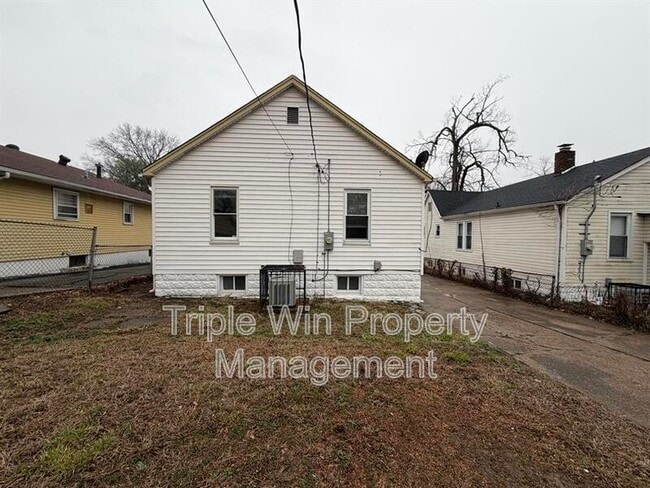 Building Photo - 2527 Switzer Ave