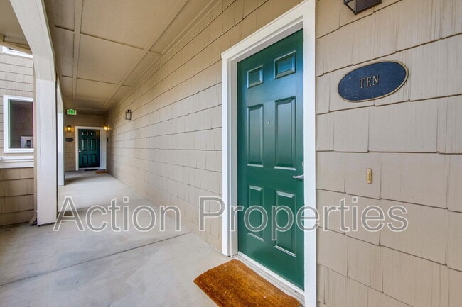 Building Photo - 2160 Santa Cruz Ave