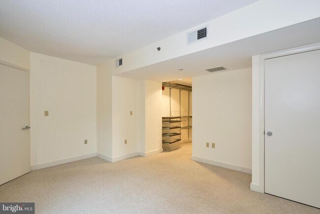 Building Photo - 1150 K St NW