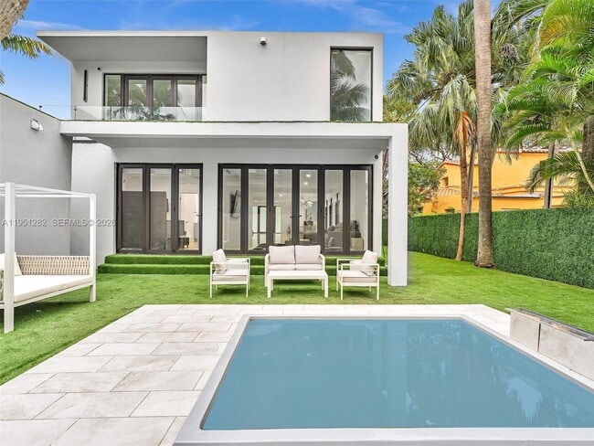 Building Photo - 3010 Alton Rd