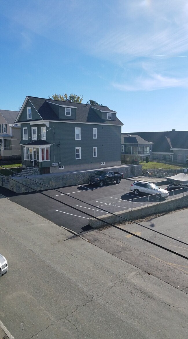 Primary Photo - 62 Crawford St