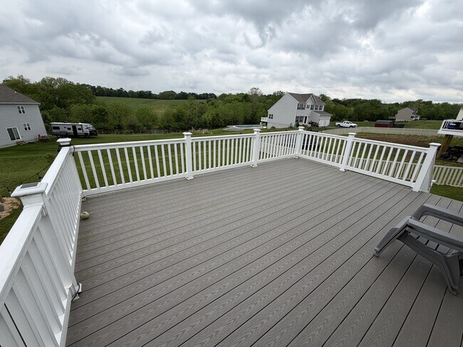 Building Photo - 287 Paradise View Dr