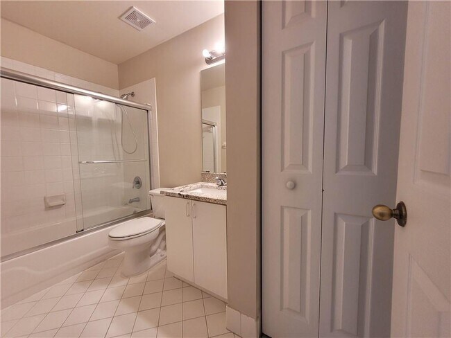 Building Photo - 4723 SW 14th St