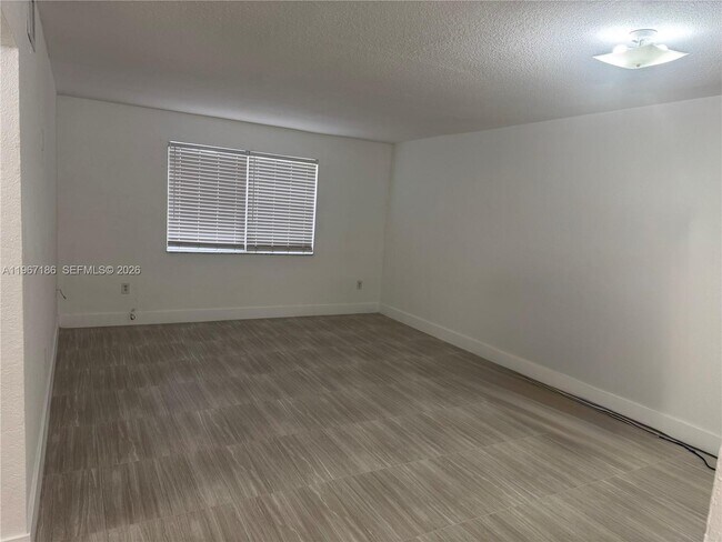 Building Photo - 17255 SW 95th Ave