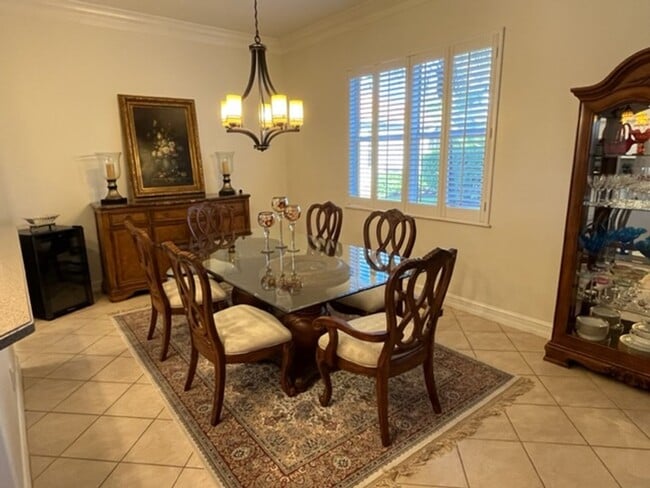 Building Photo - 12561 Lake Run Dr