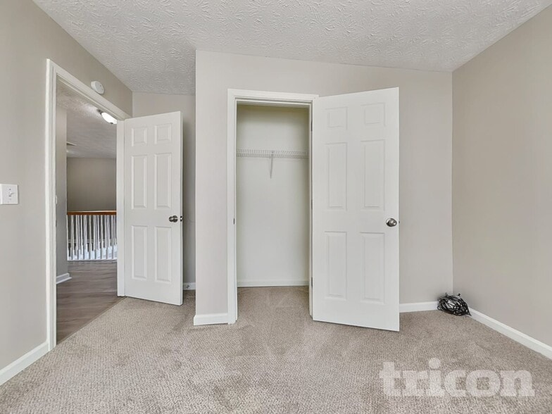 Building Photo - 140 N Greenfield Cir